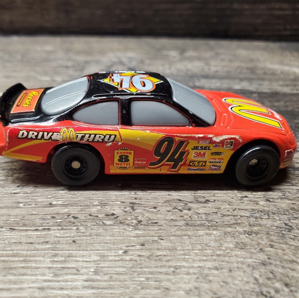 Vintage 1999 Hot Wheels Bill Elliot #94 McDonalds Ford Taurus‎ NASCAR 1:64 Loose